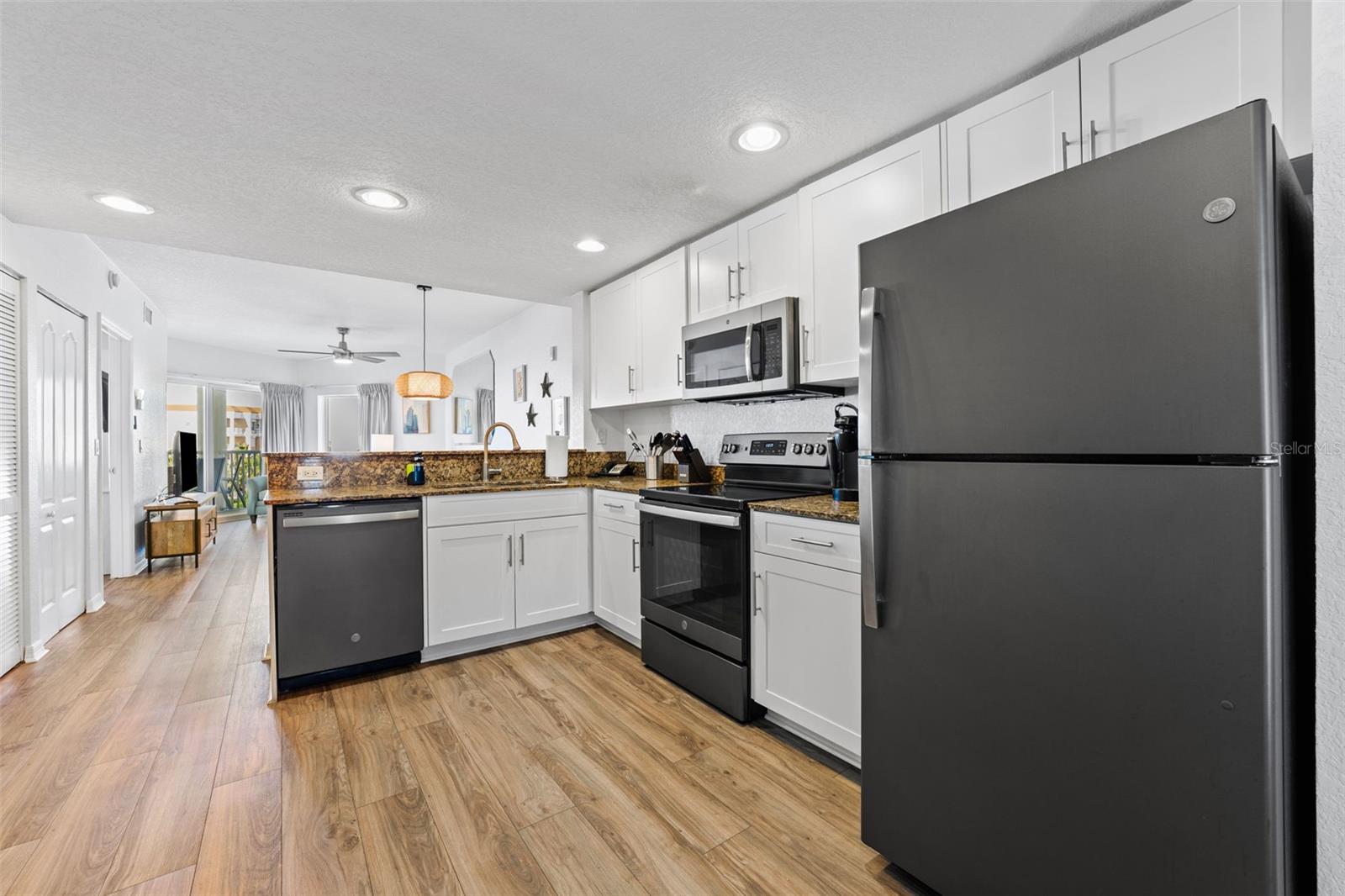 Image 9 of 77 For 12000 Gulf Boulevard 506n