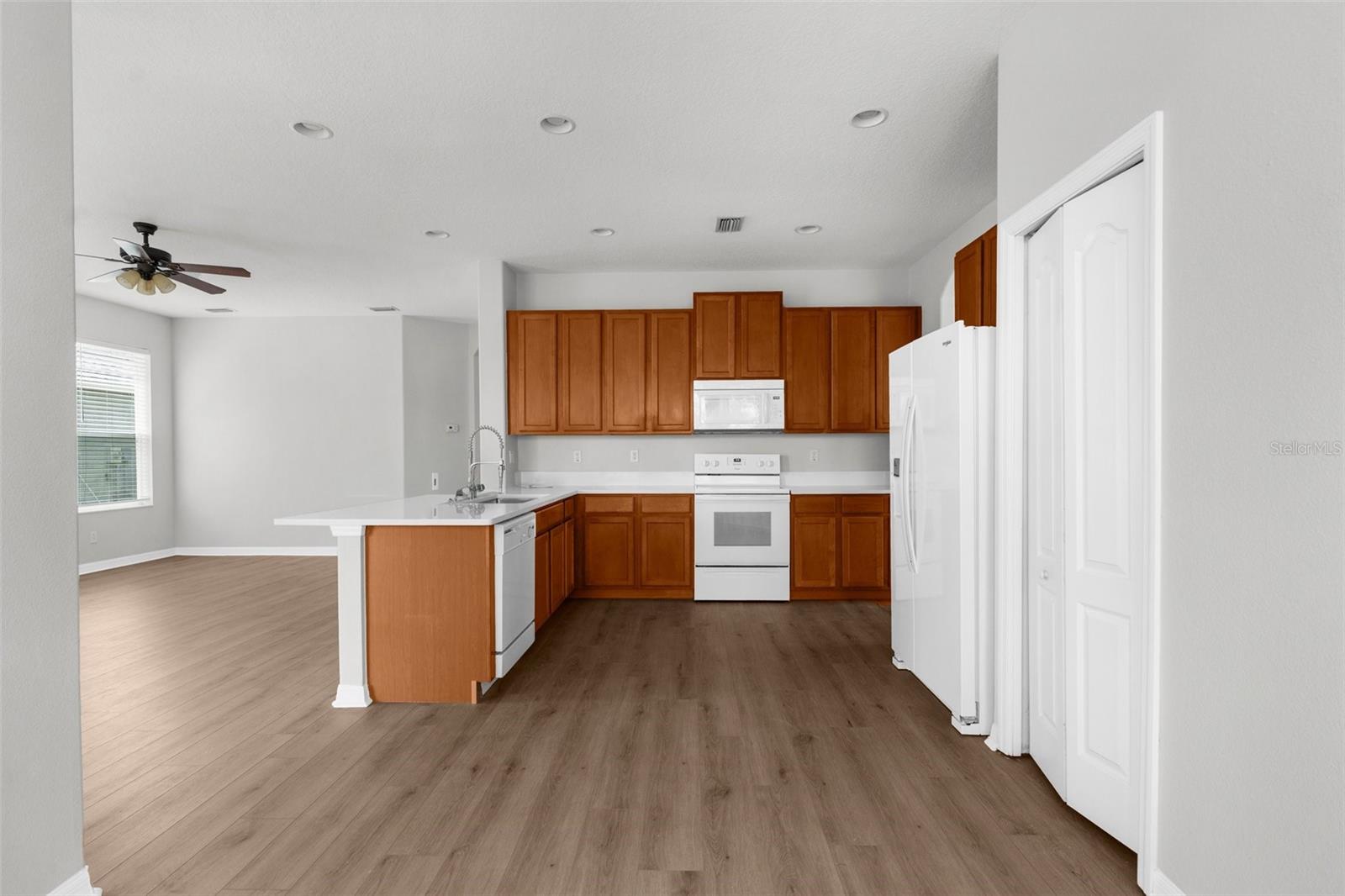 Image 13 of 51 For 5015 58th Terrace E