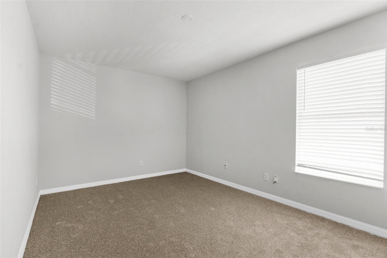 Image 33 of 51 For 5015 58th Terrace E