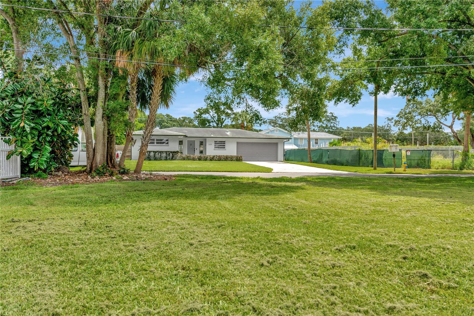 Image 14 of 89 For 2205 Riverside Drive