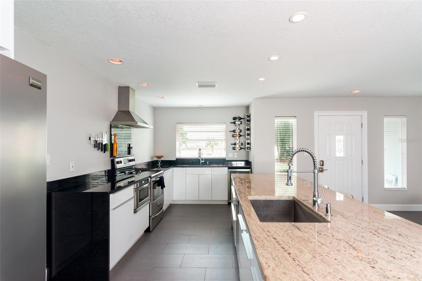 Image 38 of 89 For 2205 Riverside Drive