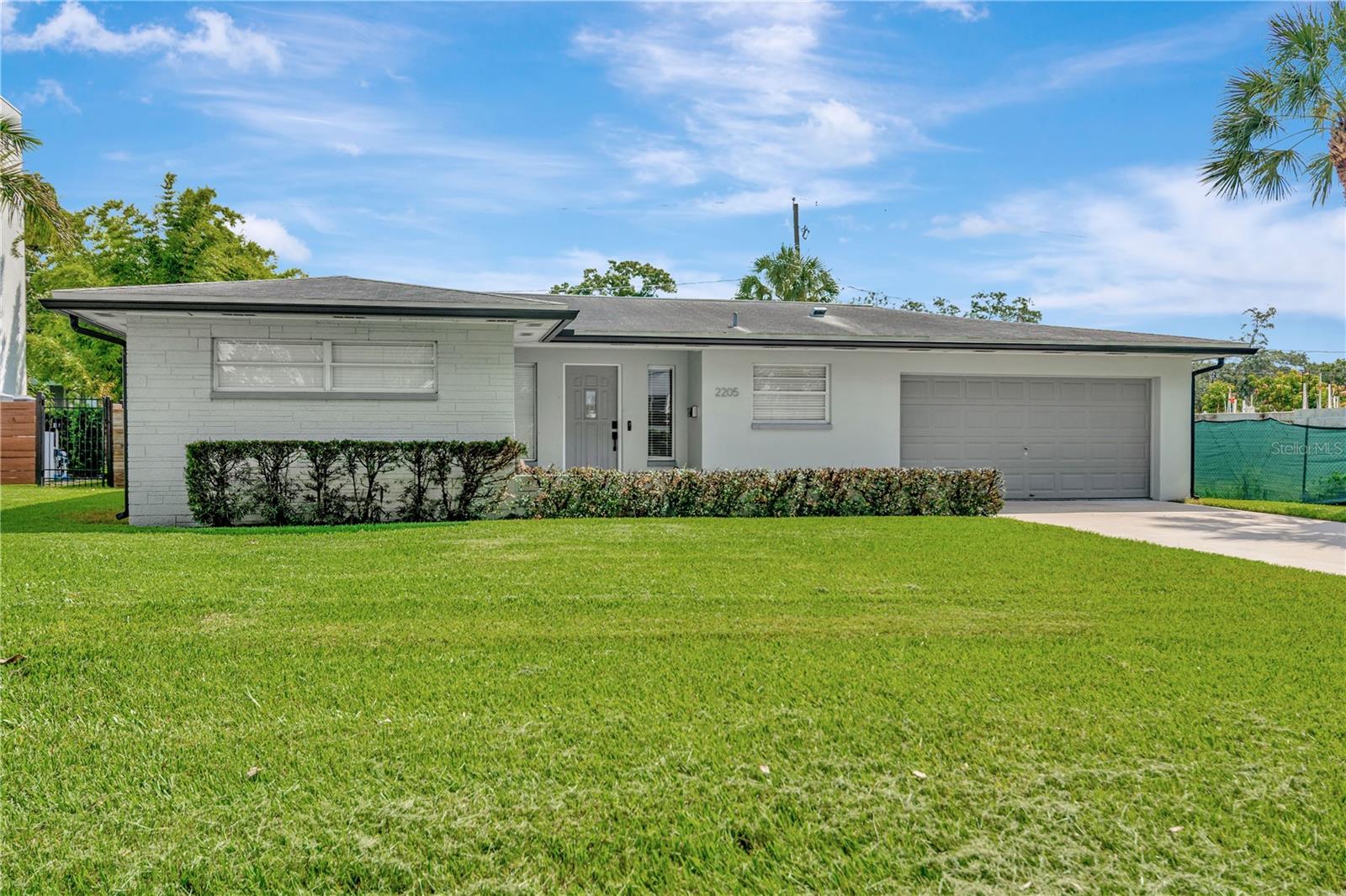 Image 6 of 89 For 2205 Riverside Drive