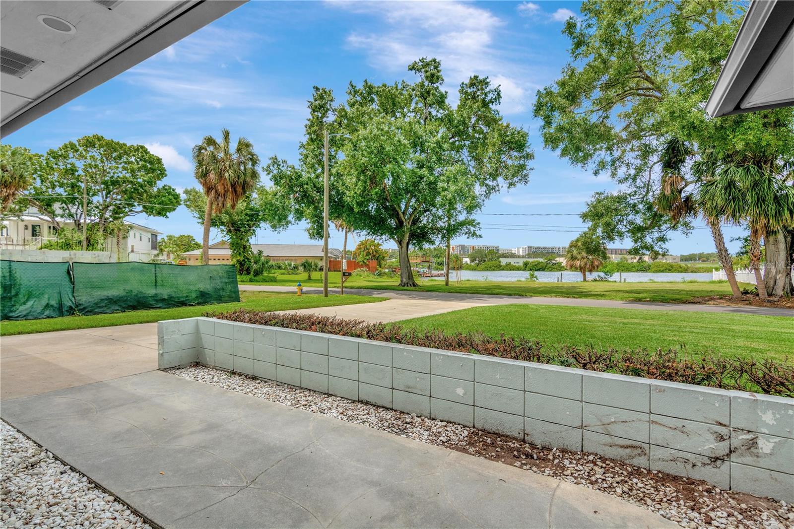Image 9 of 89 For 2205 Riverside Drive
