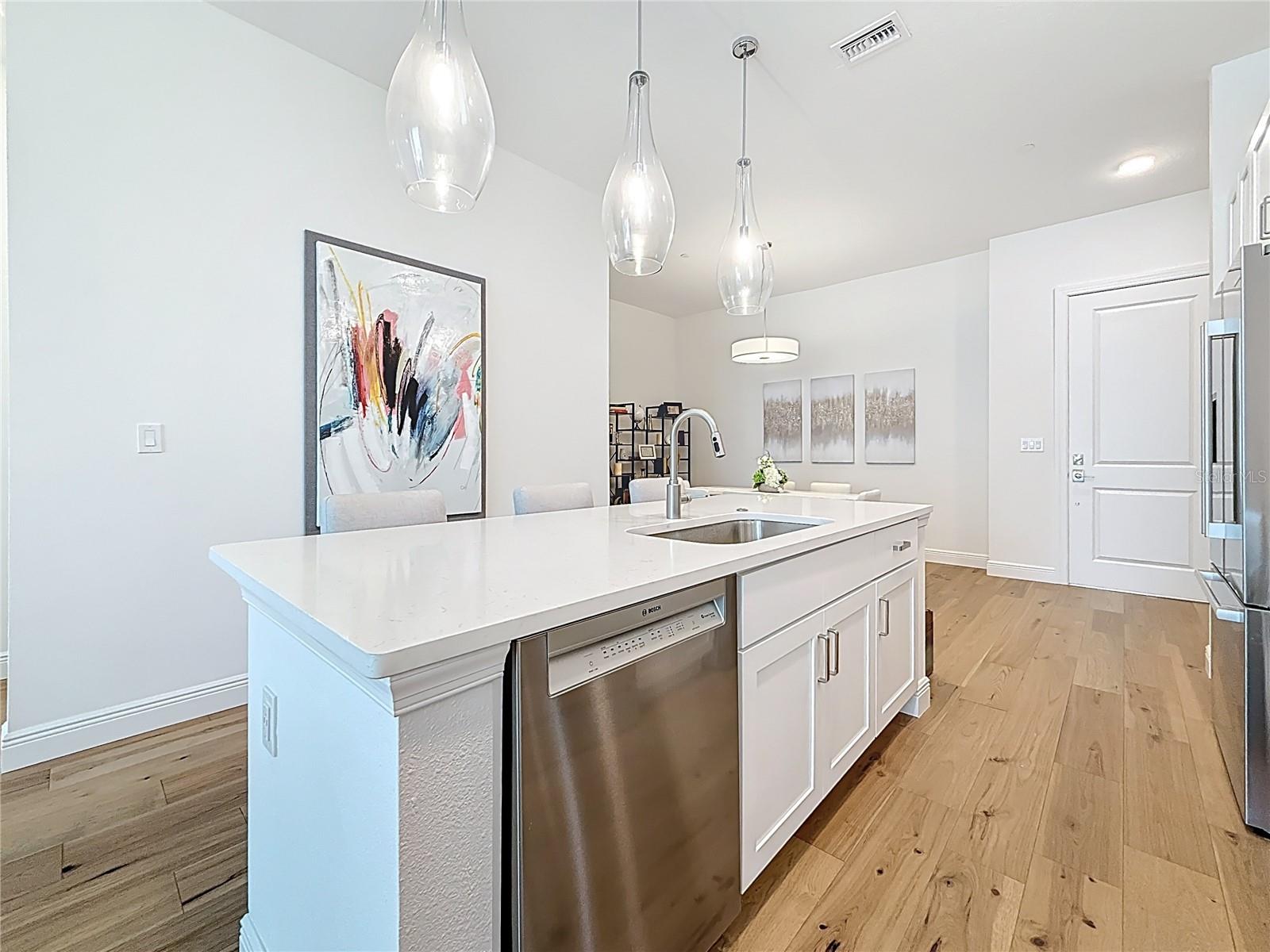 Image 21 of 75 For 600 3rd Avenue S 508