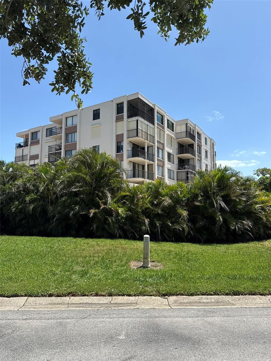 Image 3 of 32 For 6218 Palma Del Mar  303