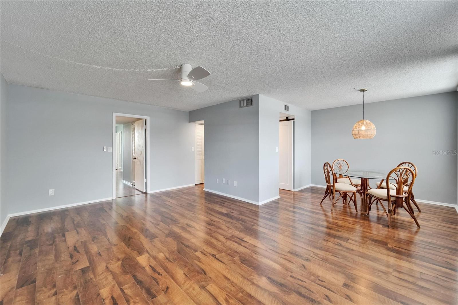 Image 11 of 52 For 4895 Bay Street Ne 207