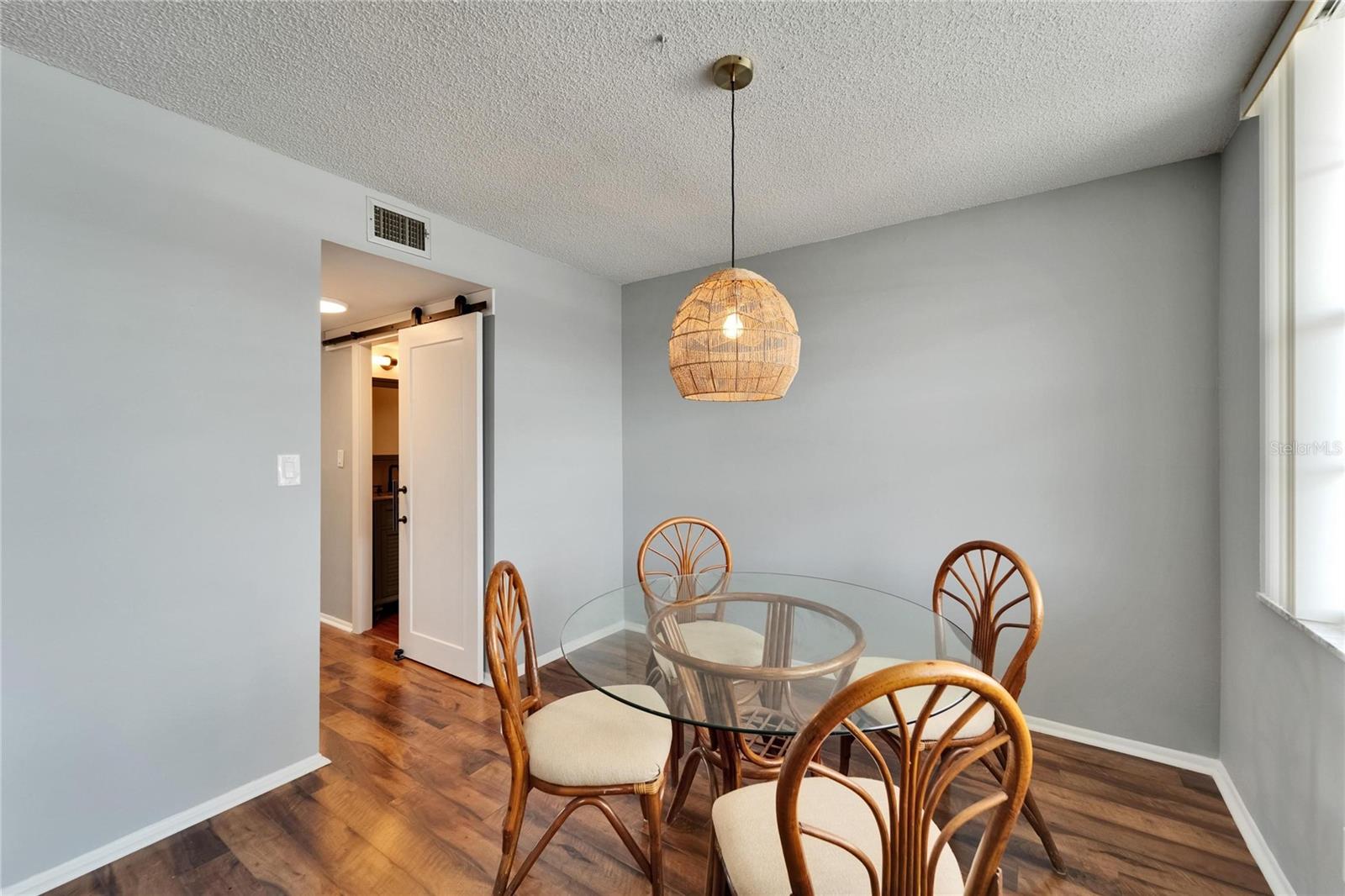 Image 16 of 52 For 4895 Bay Street Ne 207