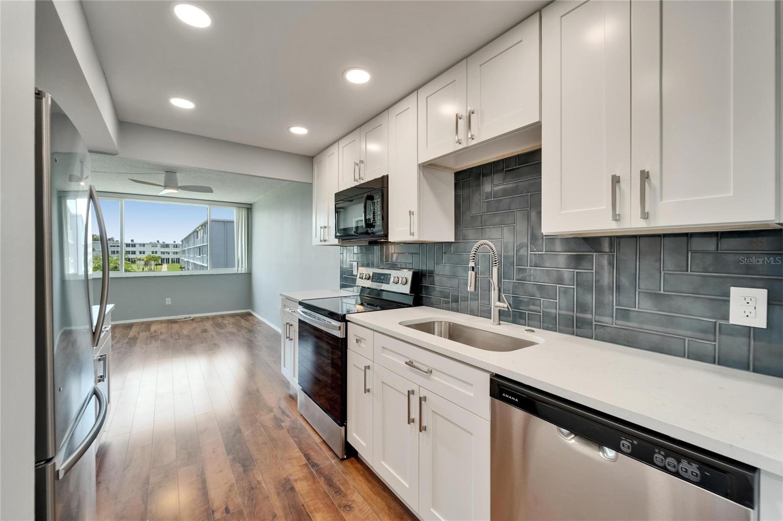 Image 21 of 52 For 4895 Bay Street Ne 207