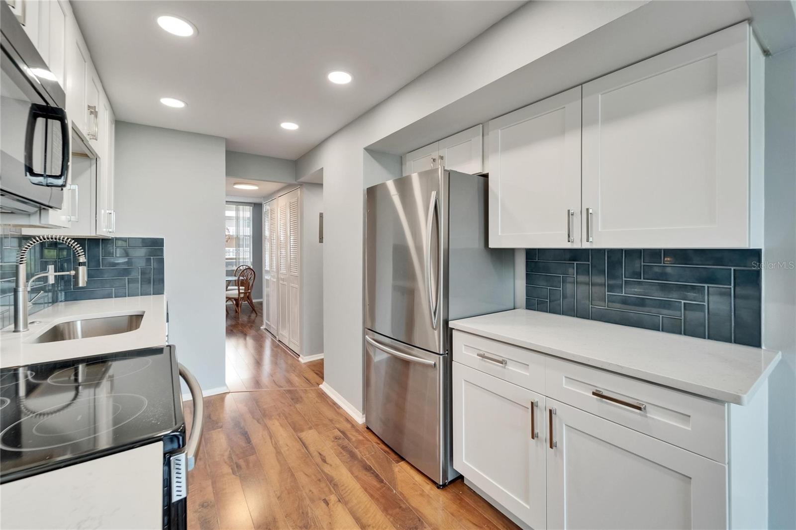 Image 24 of 52 For 4895 Bay Street Ne 207