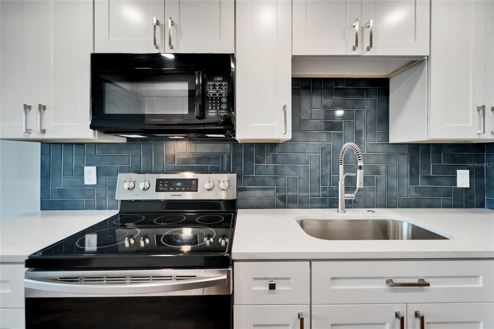 Image 26 of 52 For 4895 Bay Street Ne 207