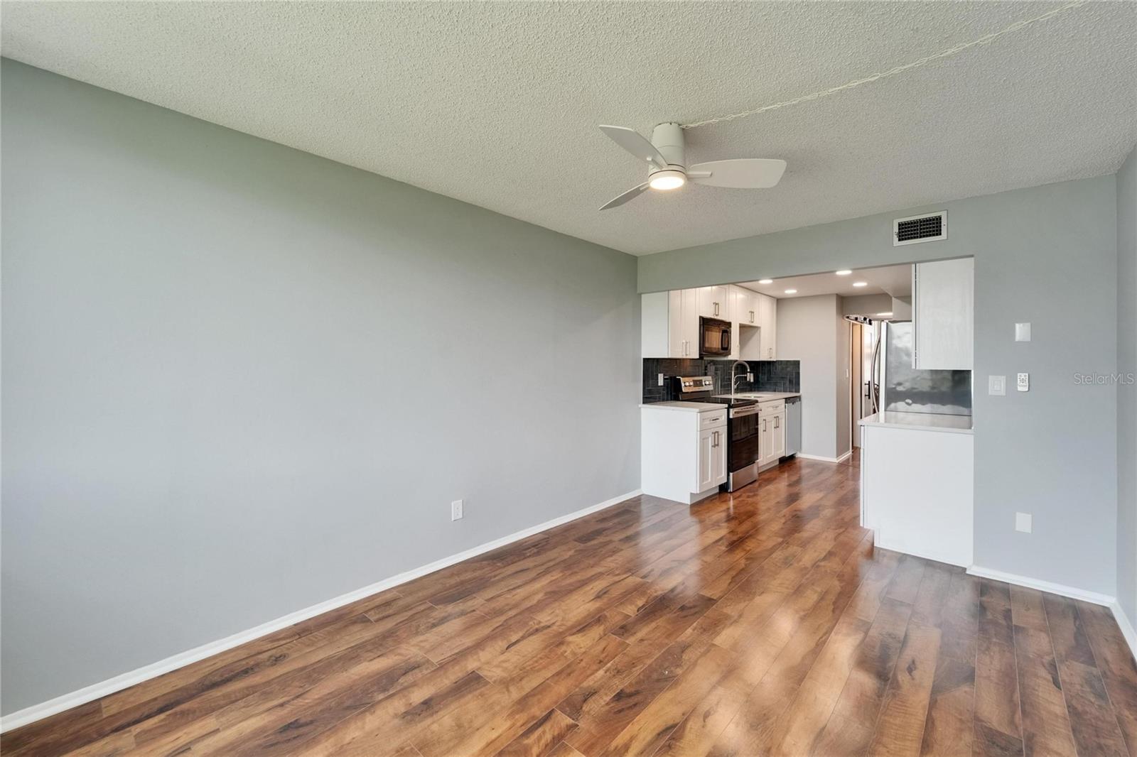 Image 29 of 52 For 4895 Bay Street Ne 207