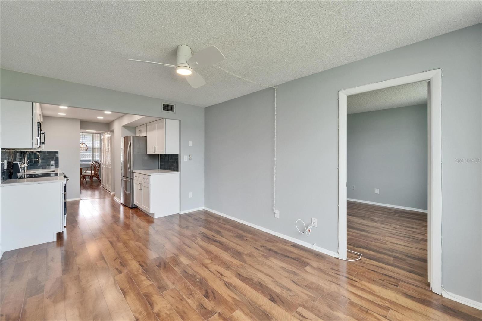 Image 30 of 52 For 4895 Bay Street Ne 207