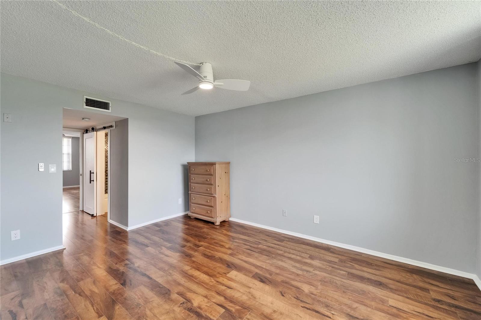 Image 31 of 52 For 4895 Bay Street Ne 207