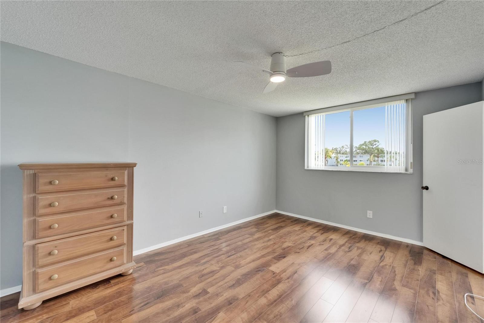 Image 33 of 52 For 4895 Bay Street Ne 207