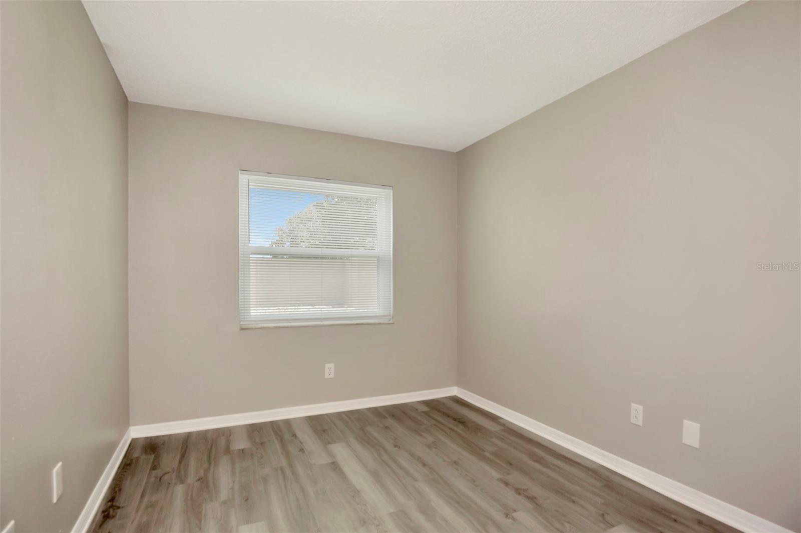 Image 12 of 14 For 1621 Crossridge Drive