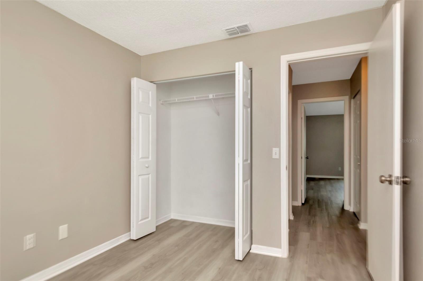 Image 7 of 14 For 1621 Crossridge Drive