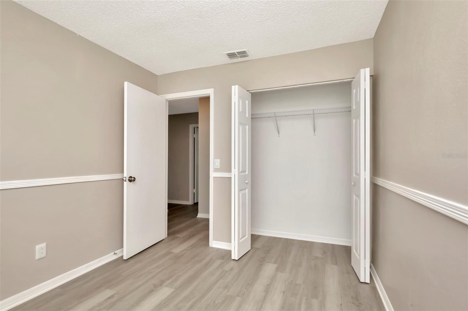 Image 8 of 14 For 1621 Crossridge Drive