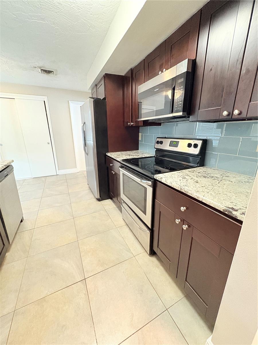 Image 3 of 17 For 742 Barbara Street