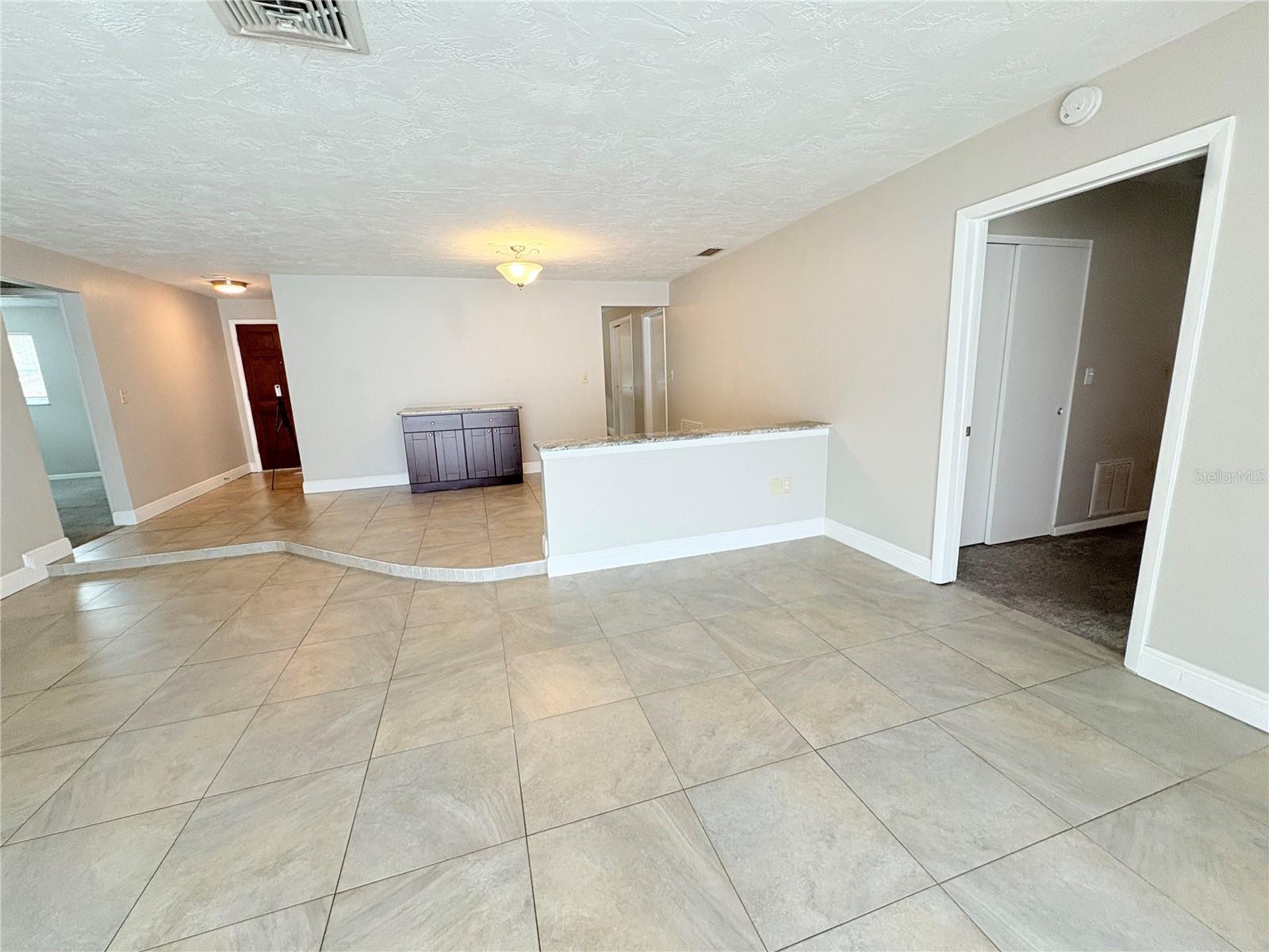 Image 7 of 17 For 742 Barbara Street