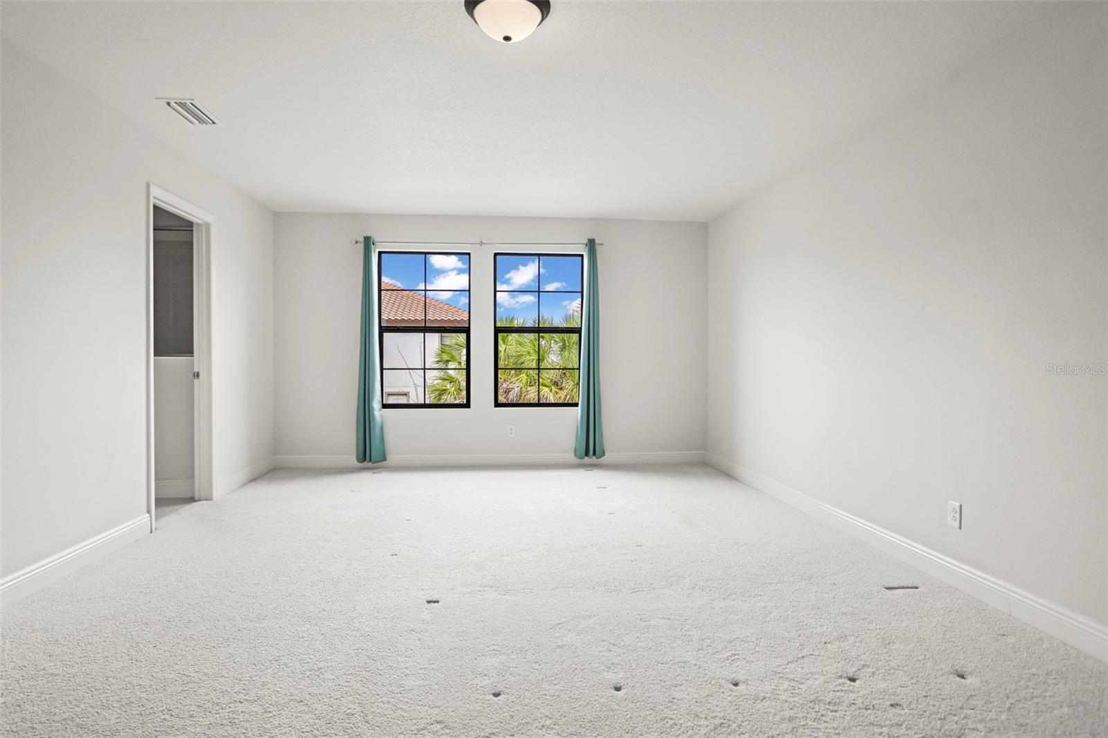 Image 21 of 37 For 13299 Wildgrass Trail