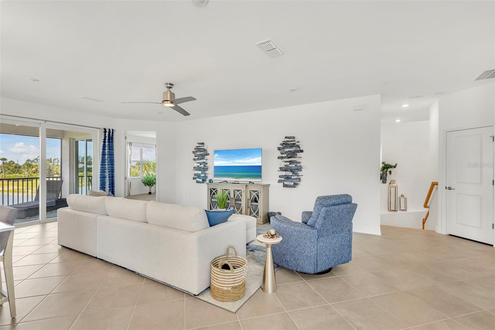 Image 11 of 43 For 43250 Water Bird Way  5921