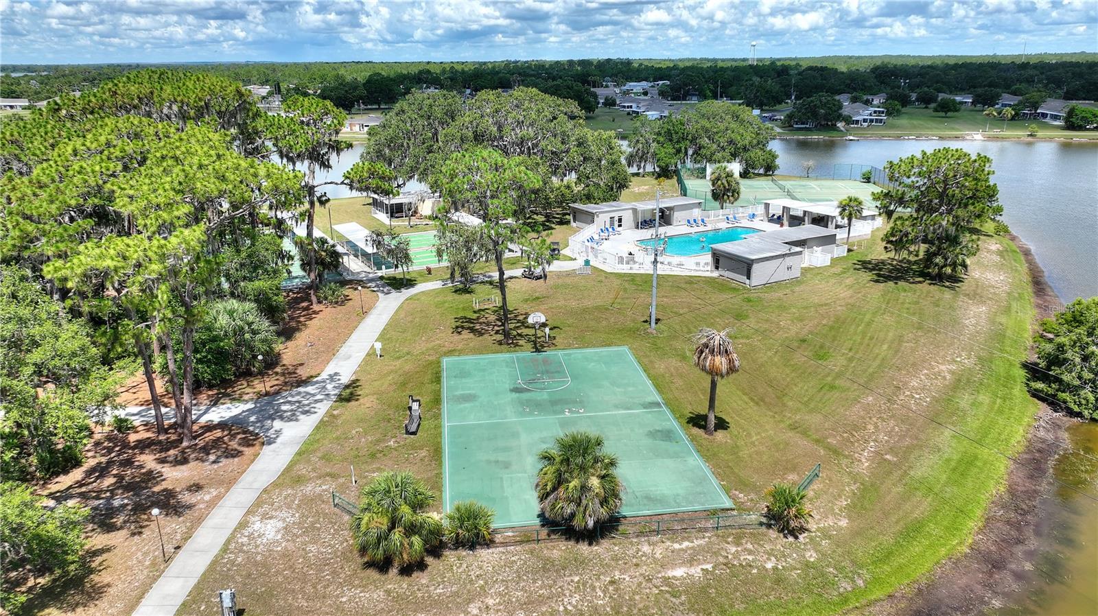 Image 41 of 71 For 4711 Club Circle