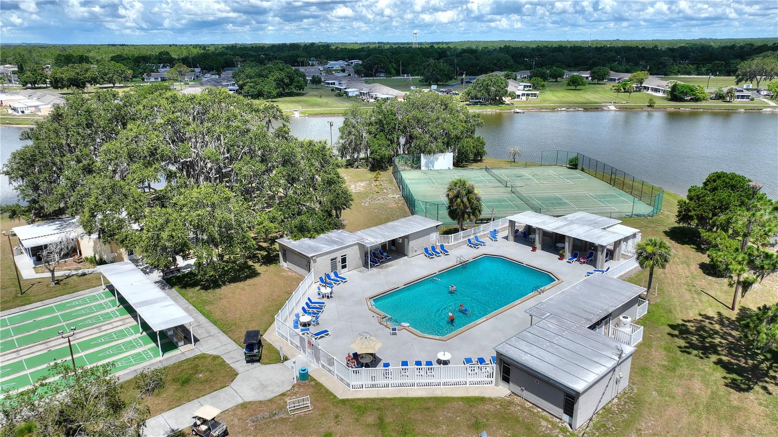 Image 42 of 71 For 4711 Club Circle