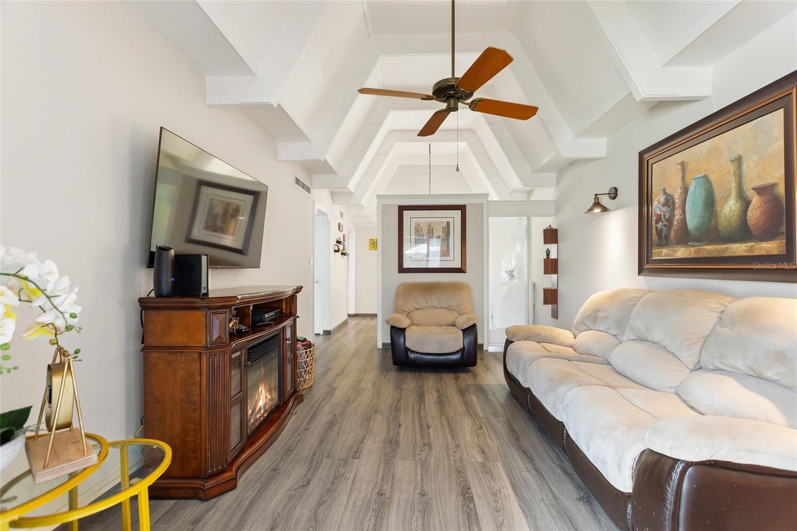Image 9 of 71 For 4711 Club Circle