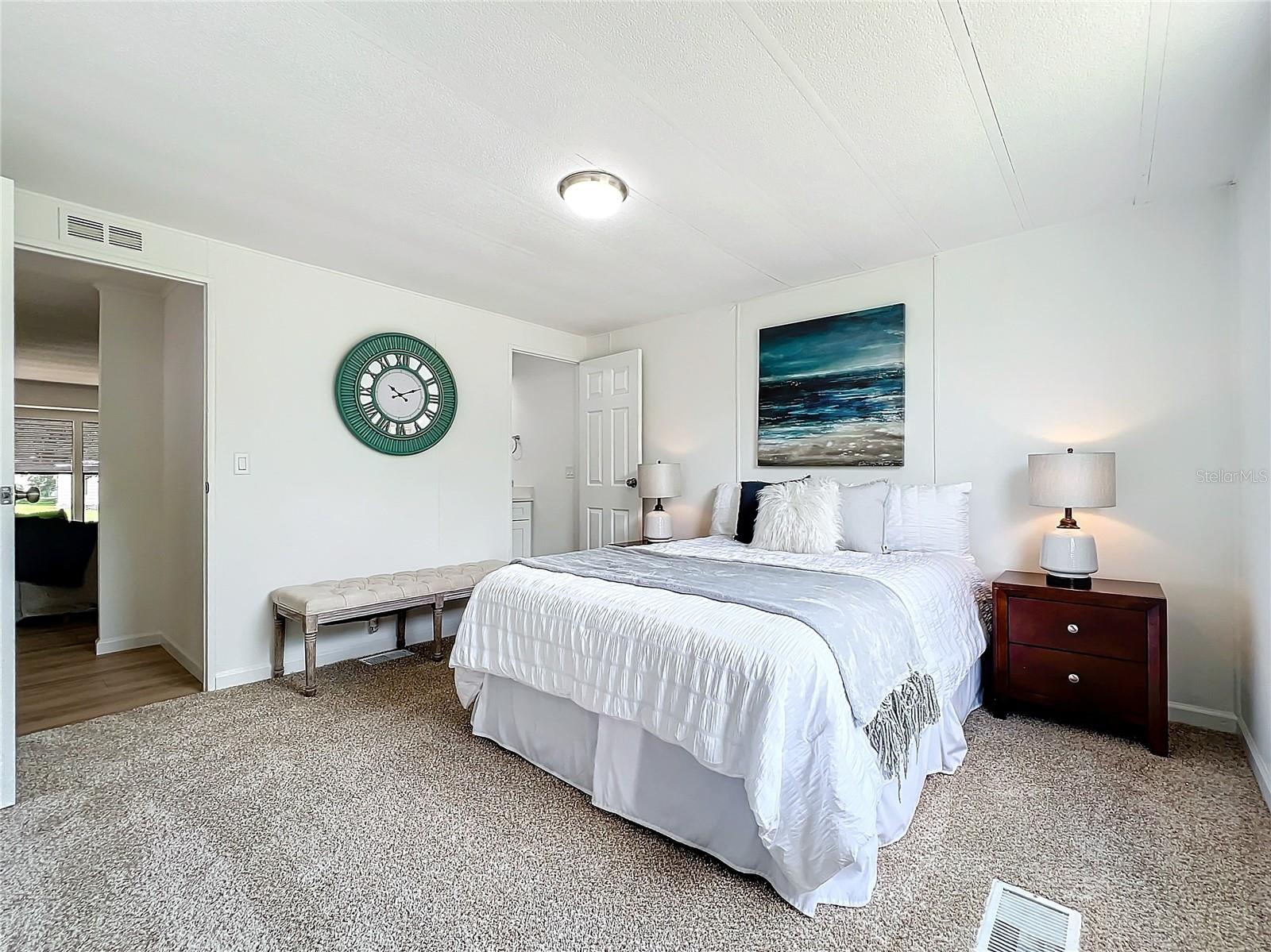 Image 11 of 23 For 241 Menlo Park Avenue