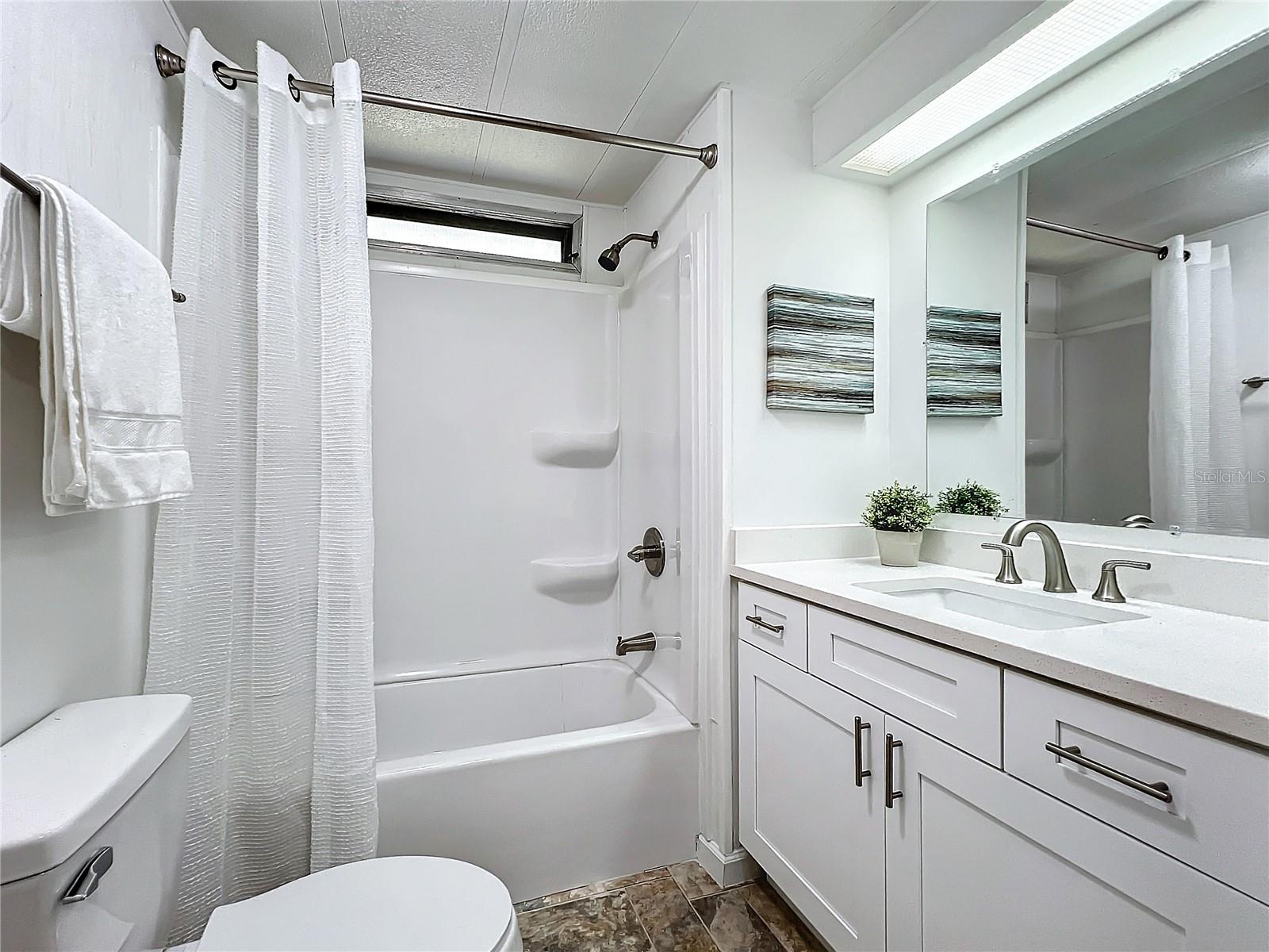 Image 12 of 23 For 241 Menlo Park Avenue