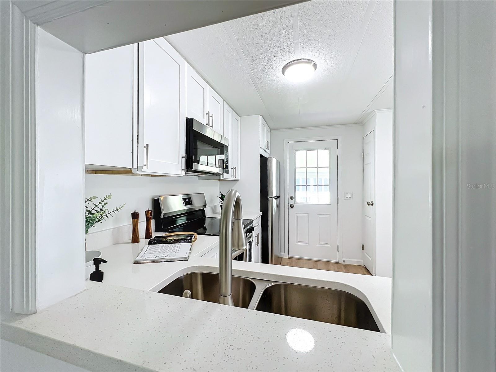 Image 5 of 23 For 241 Menlo Park Avenue