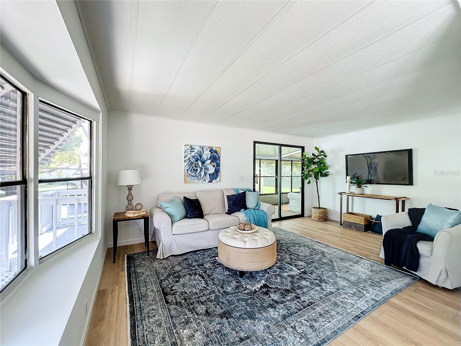 Image 8 of 23 For 241 Menlo Park Avenue