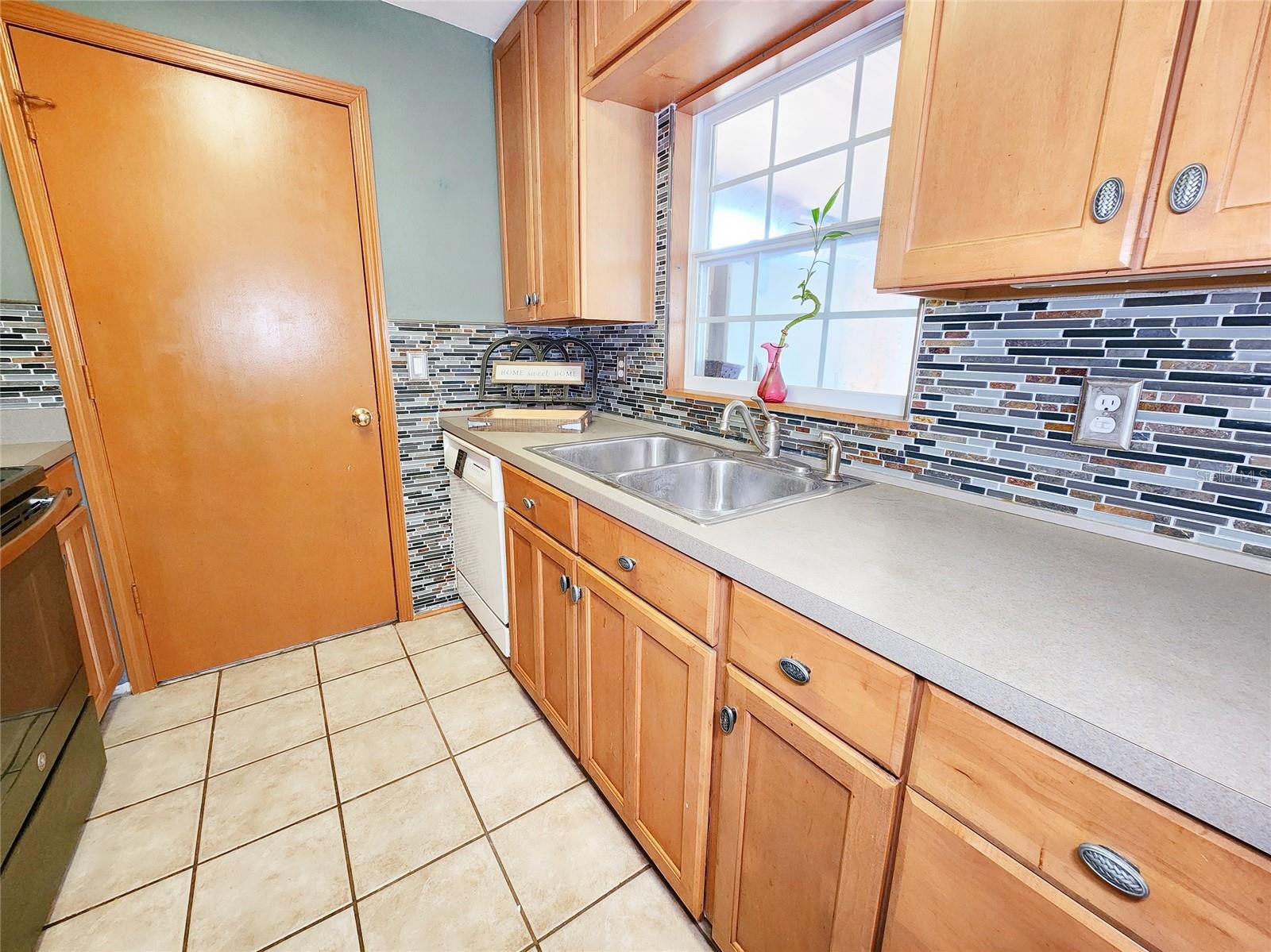 Image 11 of 46 For 3304 Alamar Street