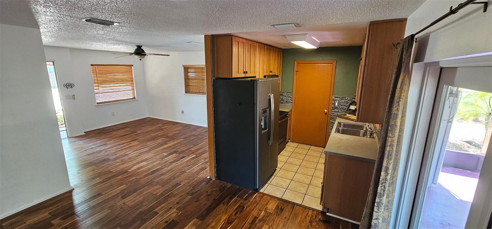 Image 13 of 46 For 3304 Alamar Street