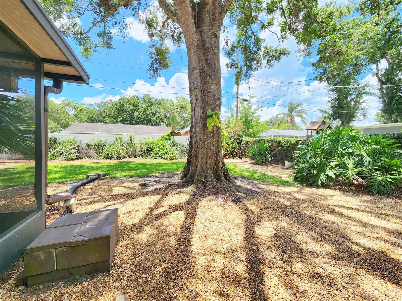 Image 28 of 46 For 3304 Alamar Street