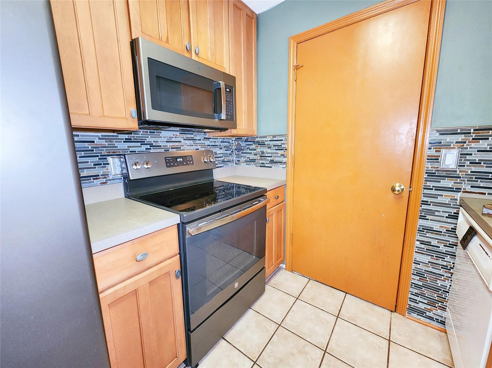 Image 38 of 46 For 3304 Alamar Street