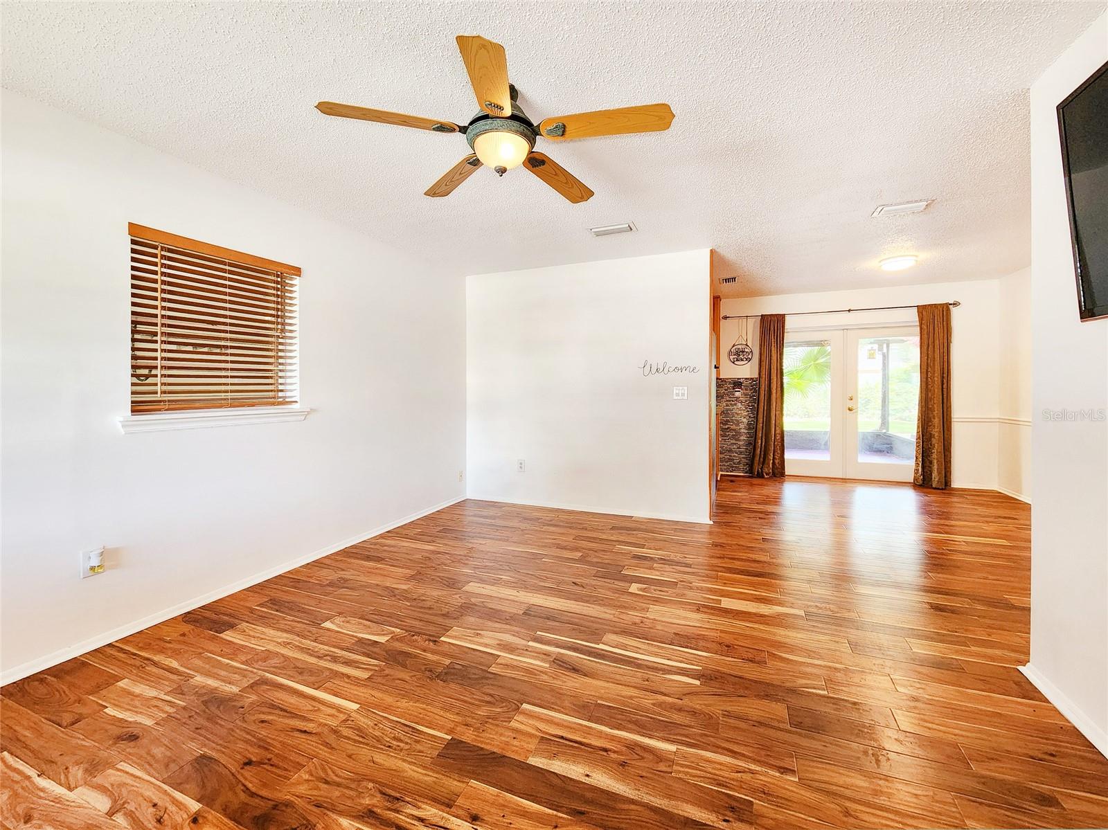 Image 4 of 46 For 3304 Alamar Street