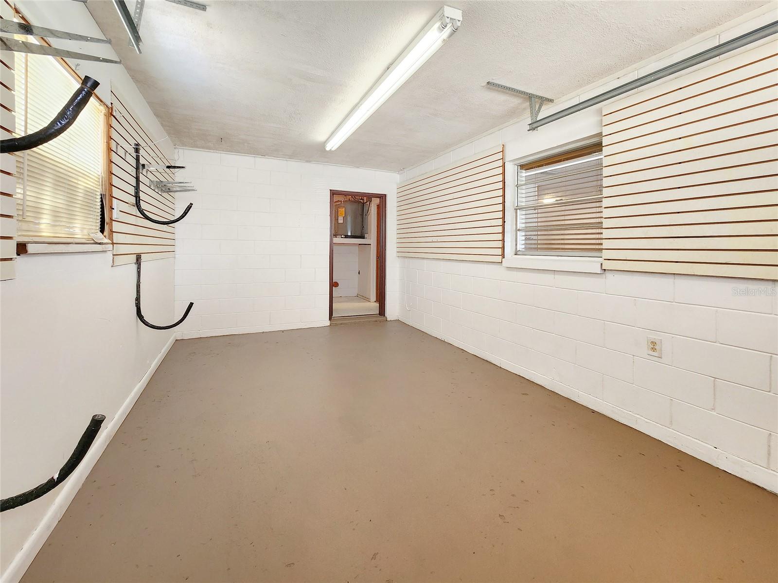 Image 42 of 46 For 3304 Alamar Street