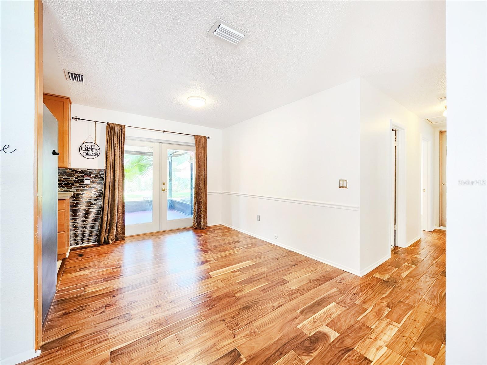Image 7 of 46 For 3304 Alamar Street