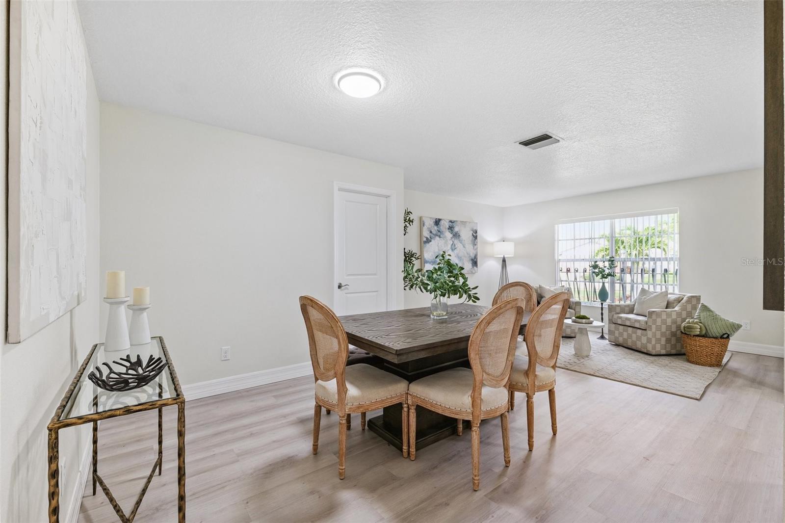 Listing photo id 10 for 6521 Bimini Court