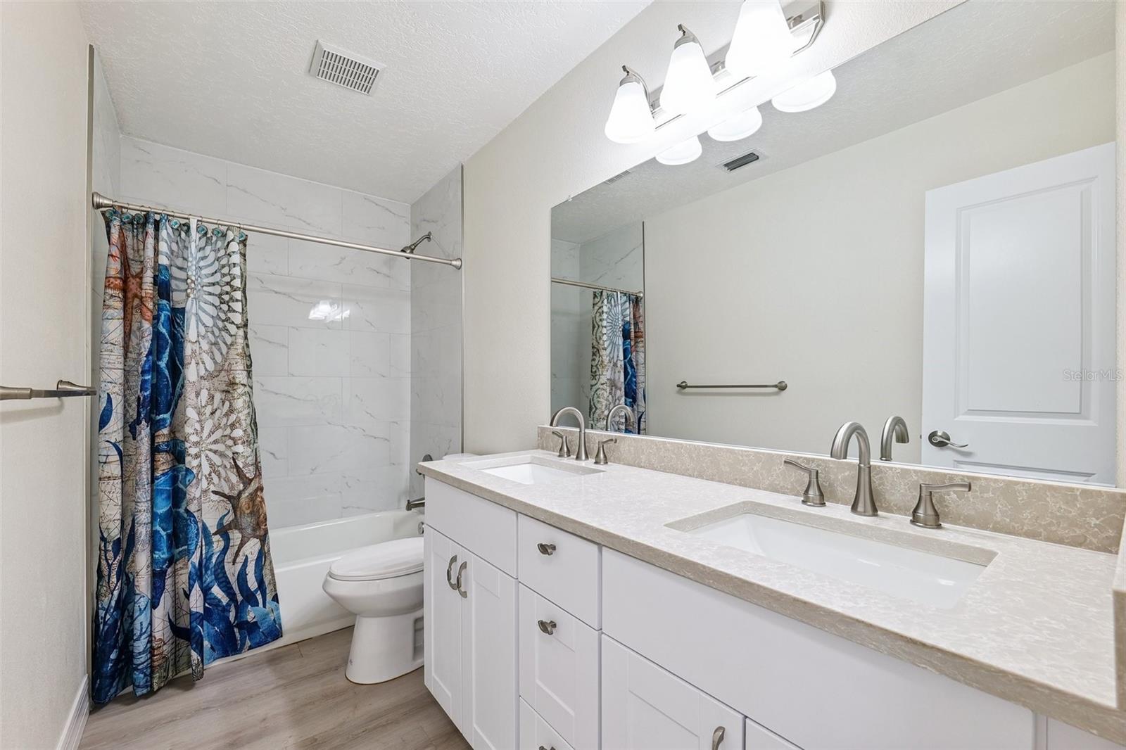Listing photo id 21 for 6521 Bimini Court