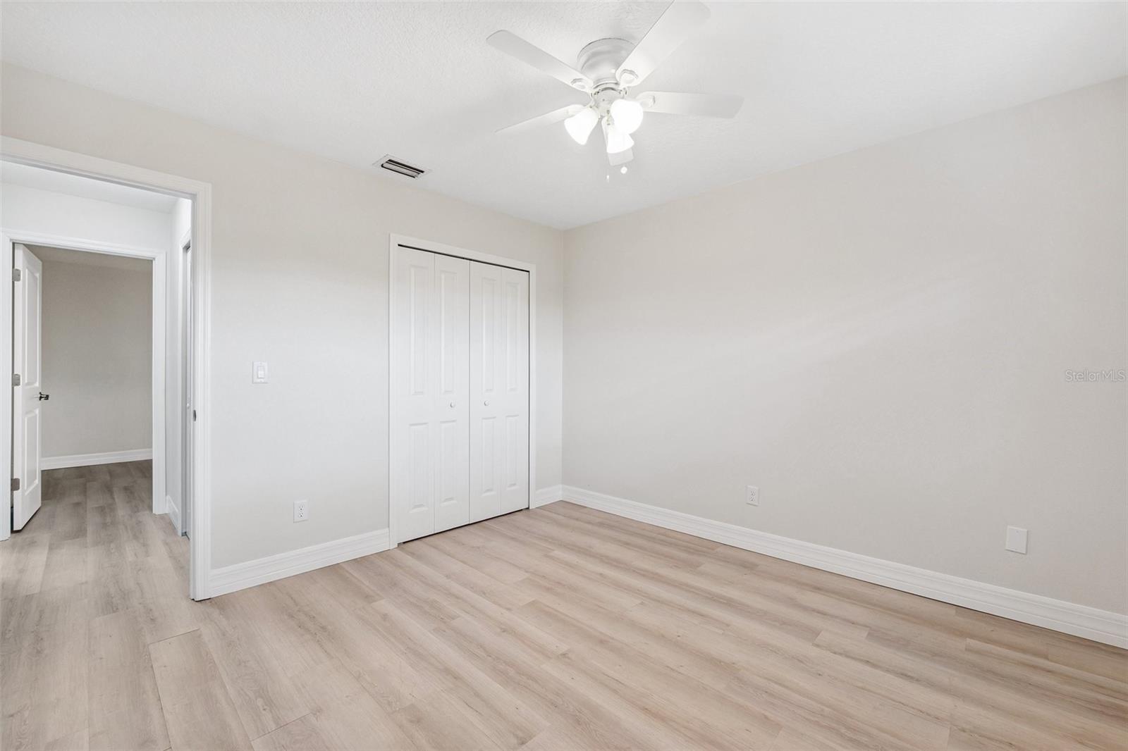Listing photo id 23 for 6521 Bimini Court