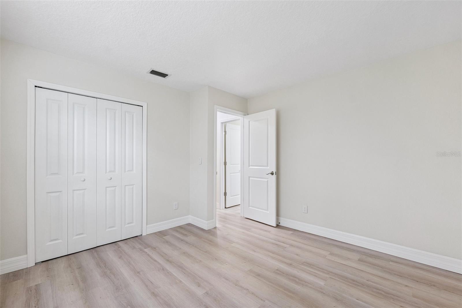 Listing photo id 26 for 6521 Bimini Court