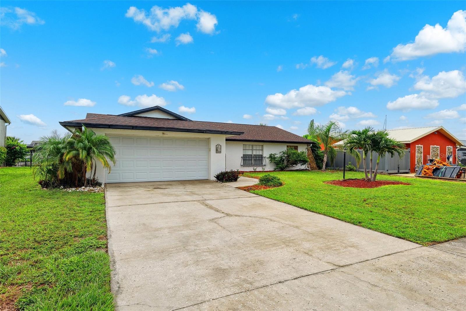 Listing photo id 1 for 6521 Bimini Court