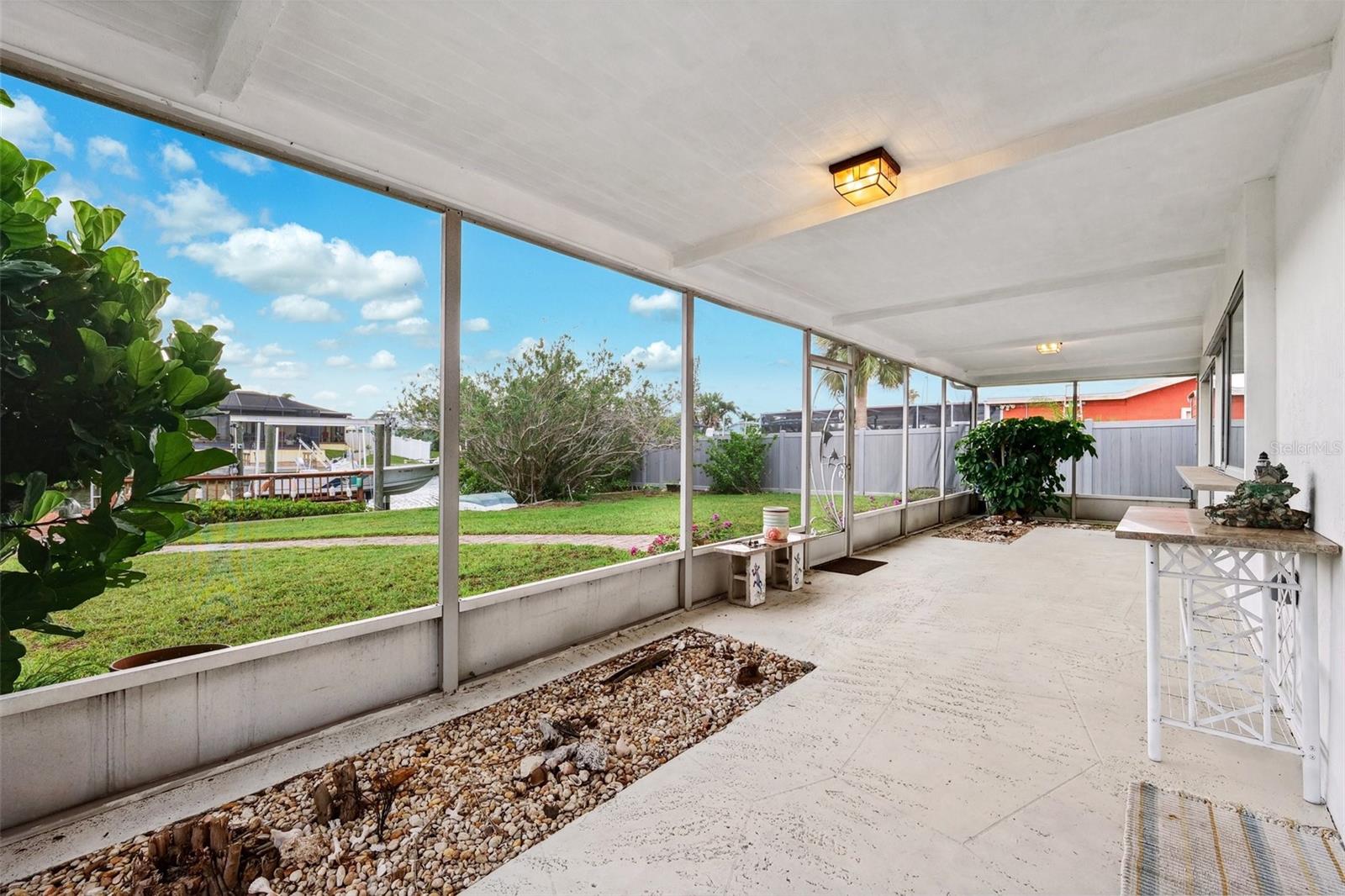 Listing photo id 28 for 6521 Bimini Court