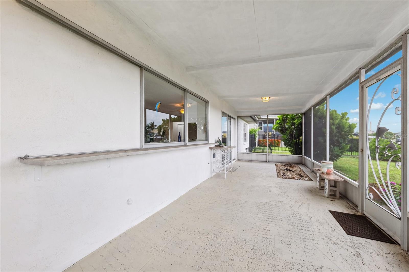 Listing photo id 29 for 6521 Bimini Court