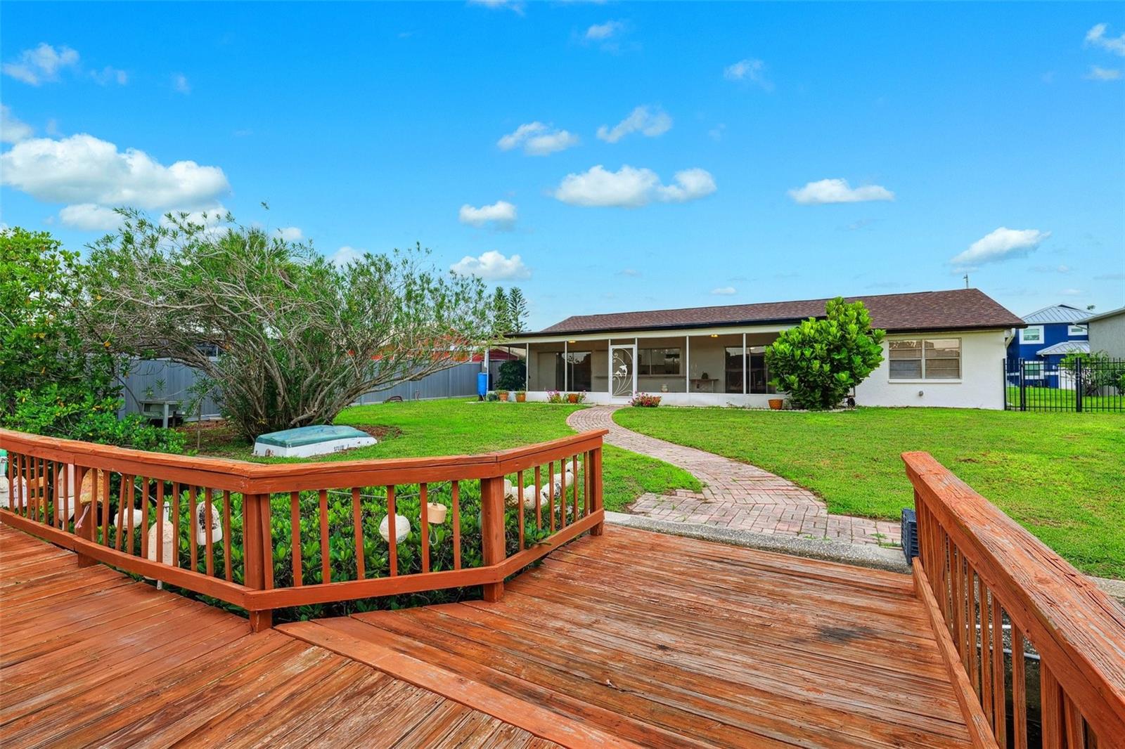 Listing photo id 37 for 6521 Bimini Court