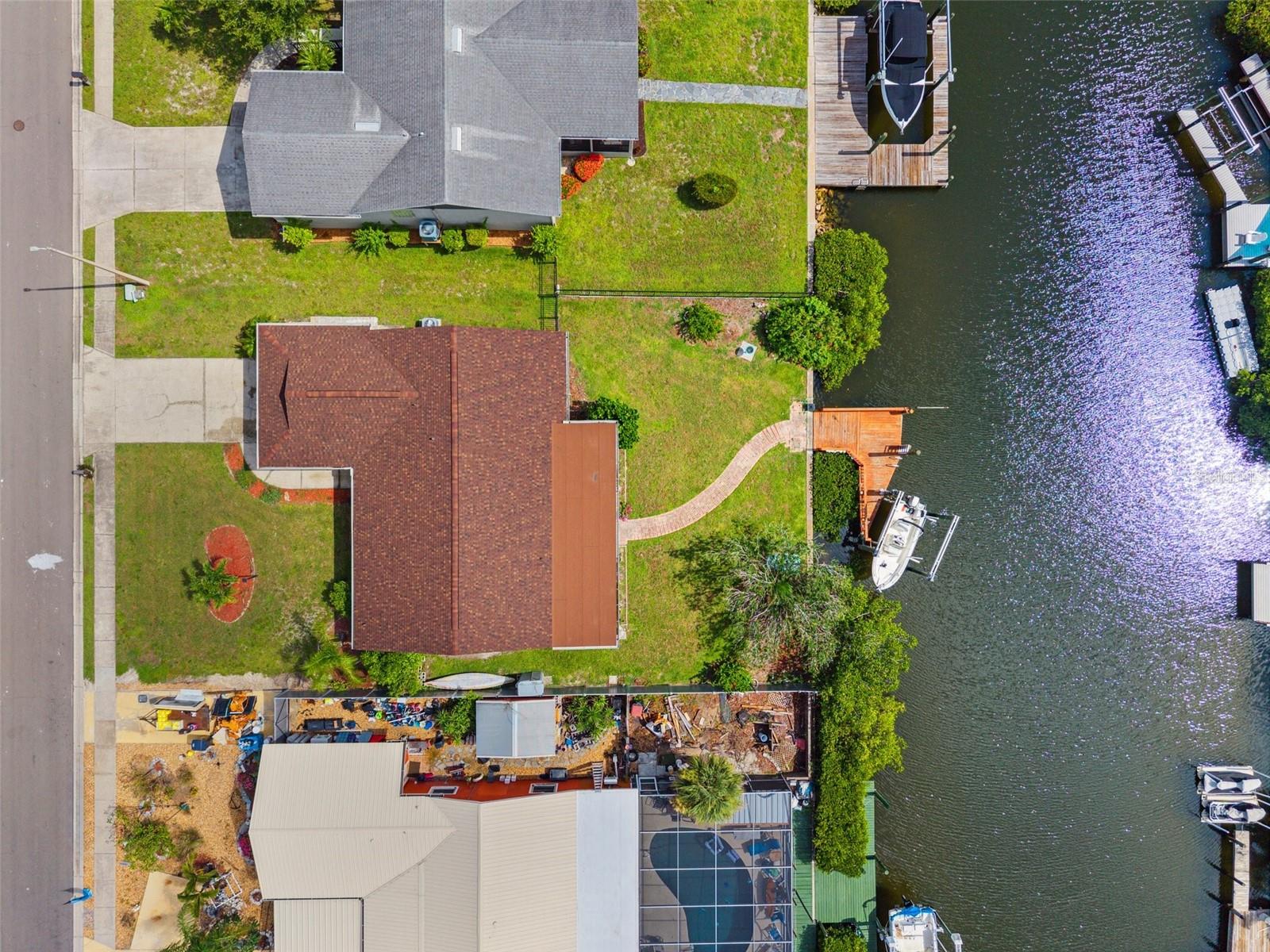 Listing photo id 39 for 6521 Bimini Court