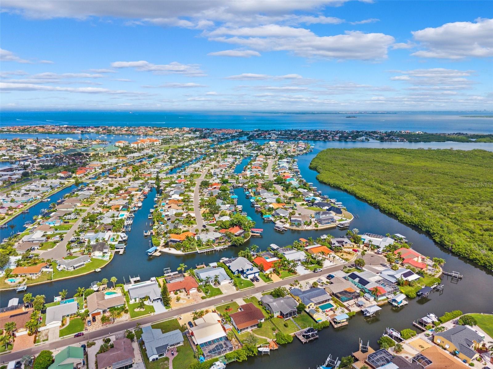 Listing photo id 41 for 6521 Bimini Court