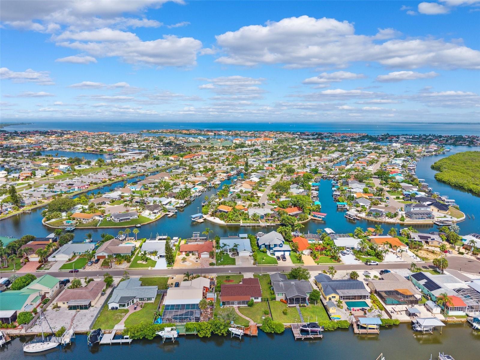 Listing photo id 42 for 6521 Bimini Court